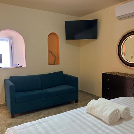 Tres Iguanas Apart Hotel - New, Cozy & Spacious Flats, Short Walk To Beach Лорето Екстериор снимка