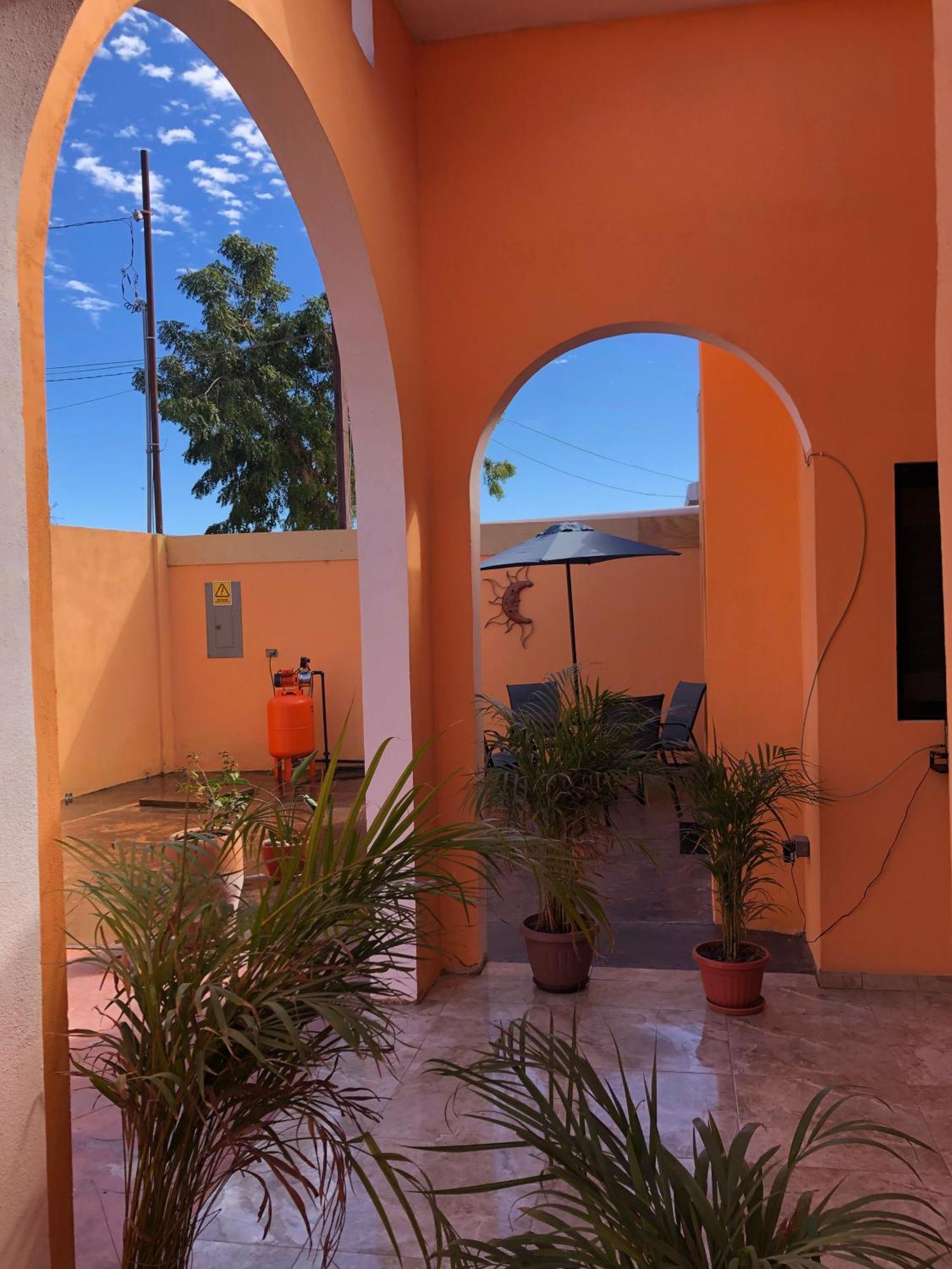 Tres Iguanas Apart Hotel - New, Cozy & Spacious Flats, Short Walk To Beach Лорето Екстериор снимка