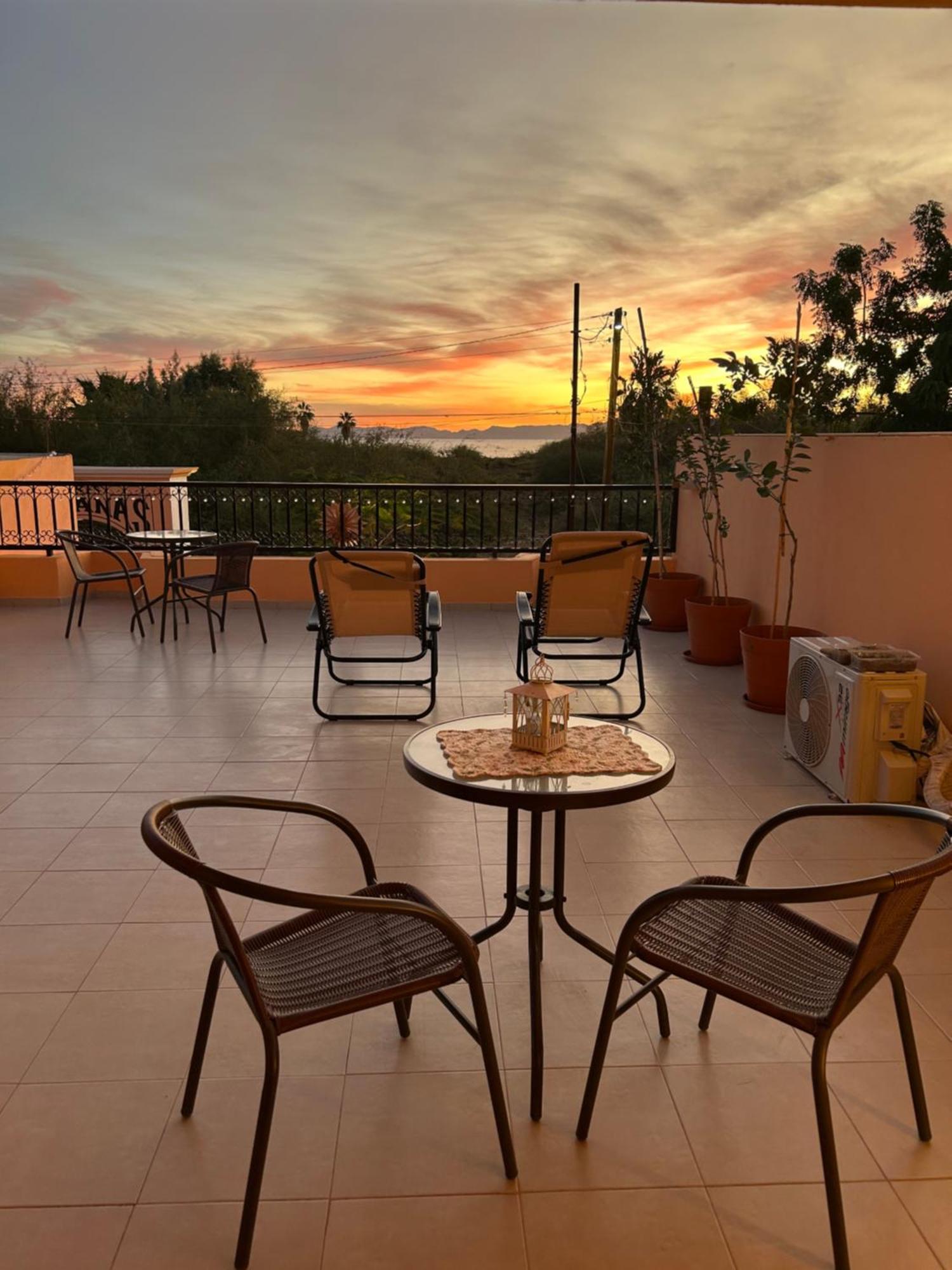 Tres Iguanas Apart Hotel - New, Cozy & Spacious Flats, Short Walk To Beach Лорето Екстериор снимка
