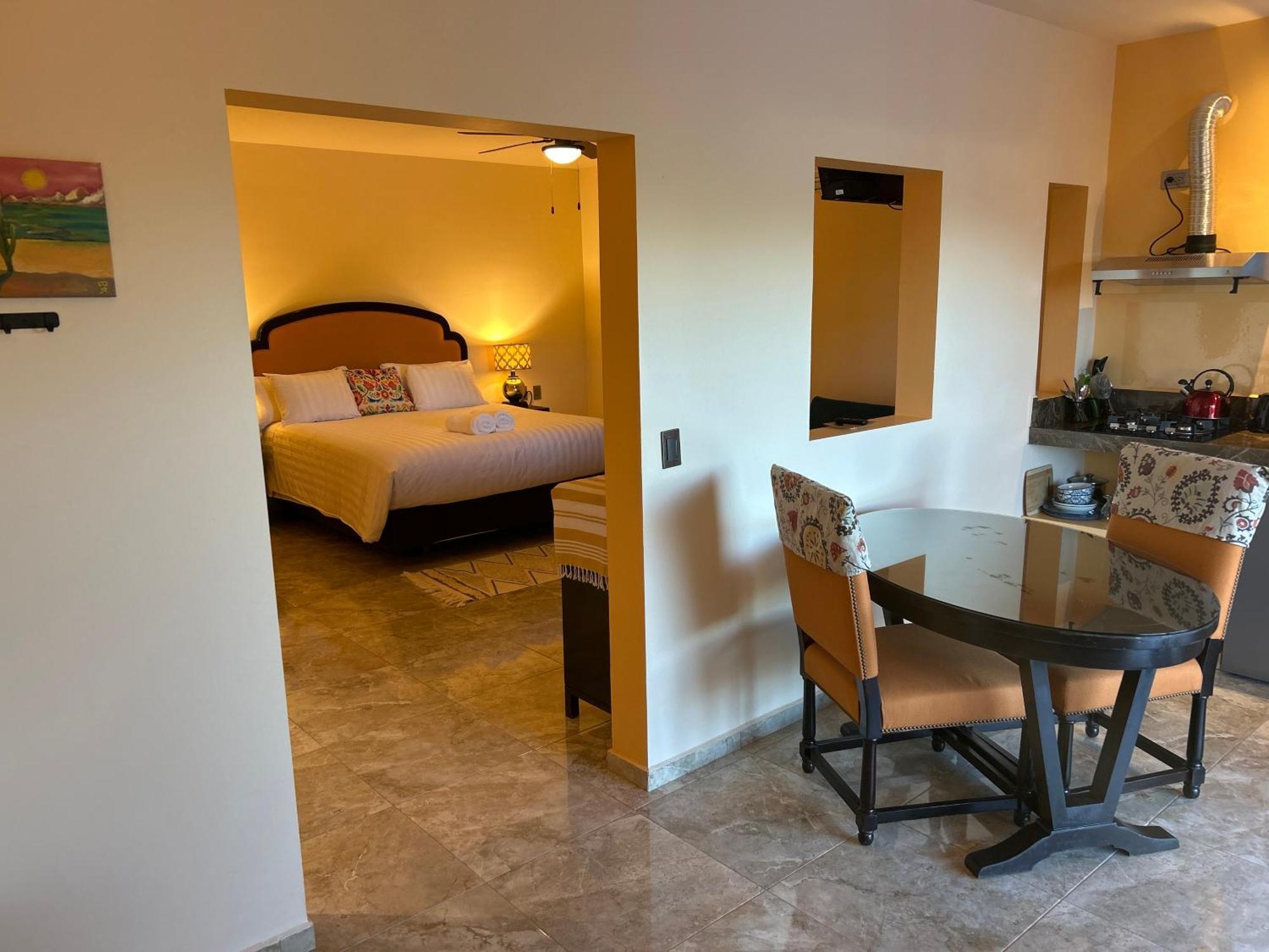 Tres Iguanas Apart Hotel - New, Cozy & Spacious Flats, Short Walk To Beach Лорето Екстериор снимка