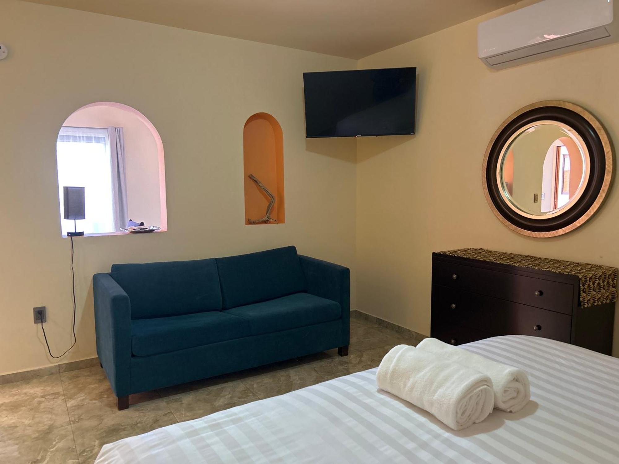 Tres Iguanas Apart Hotel - New, Cozy & Spacious Flats, Short Walk To Beach Лорето Екстериор снимка